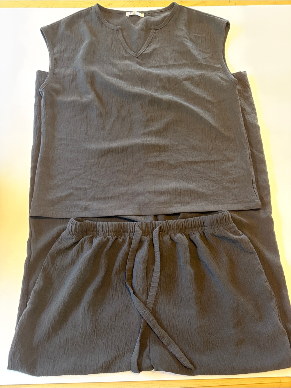 Relaxed Black Two-Piece Sleeveless Sleep Set with Drawstring Pants